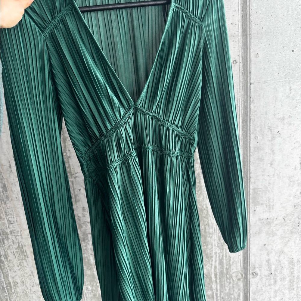 Zara- Elegant Green Pleated Dress